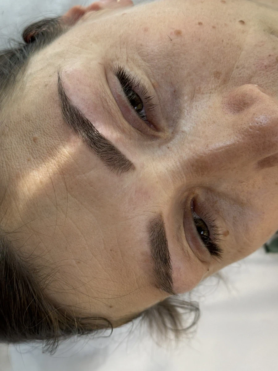 Вежди: почистване/ оформяне Албена Петрова - Reservation.Studio Вежди: почистване/ оформяне Албена Петрова - Reservation.Studio