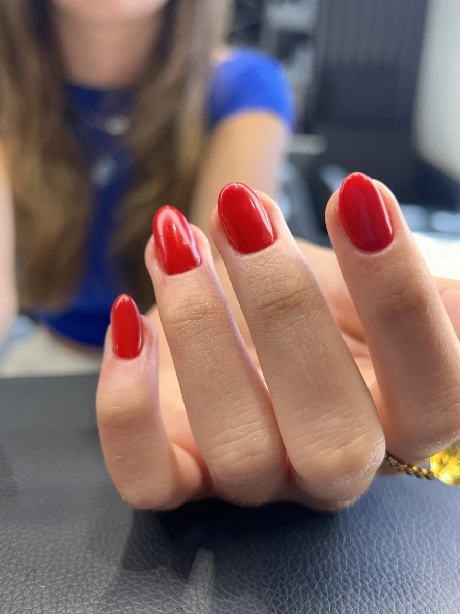 Маникюр с гел лак и изравняване - Reservation.Studio