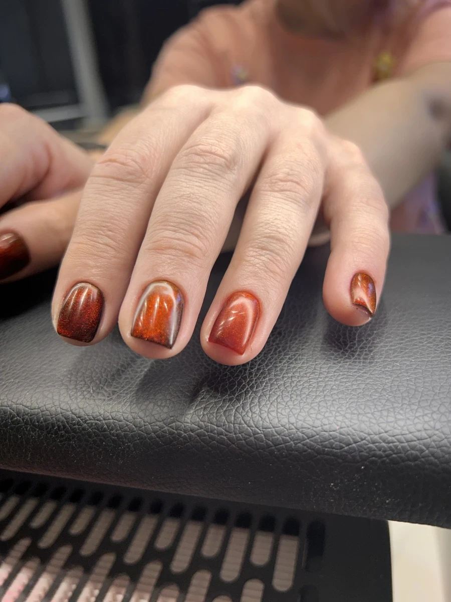 Маникюр с гел лак и изравняване - Reservation.Studio