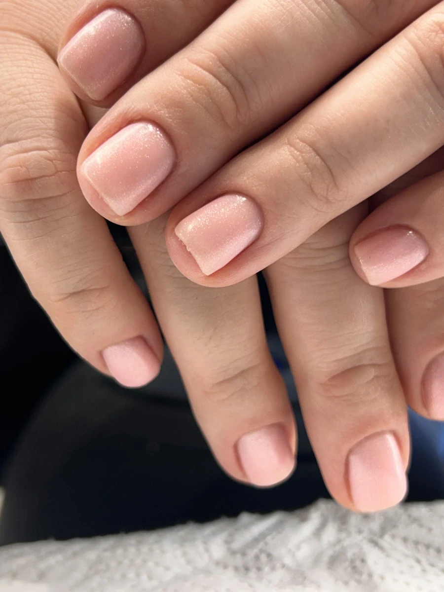 Маникюр с гел лак и изравняване - Reservation.Studio