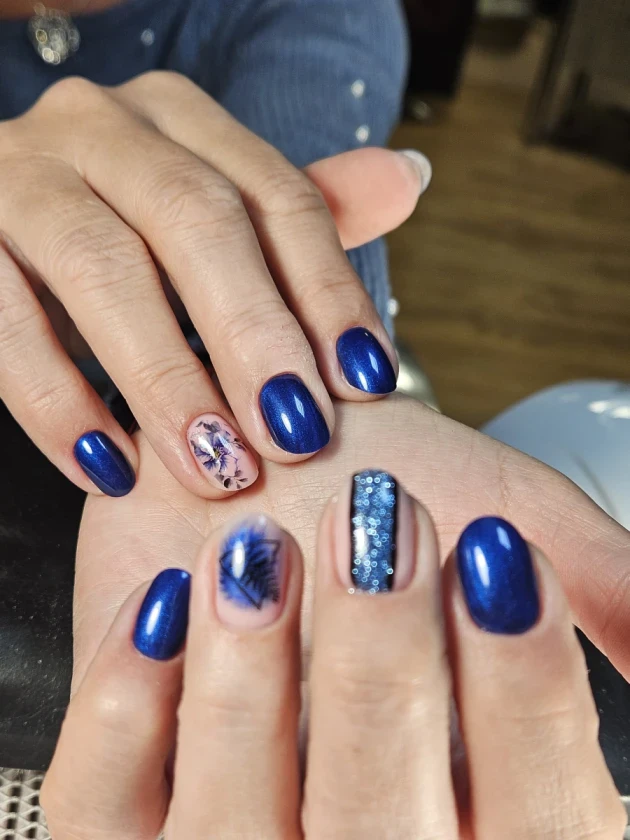 Маникюр с гел лак - Reservation.Studio