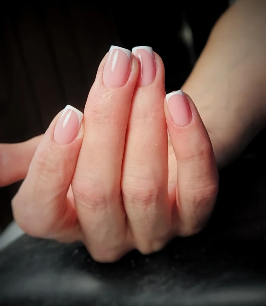 Маникюр с гел лак - Reservation.Studio Маникюр с гел лак - Reservation.Studio