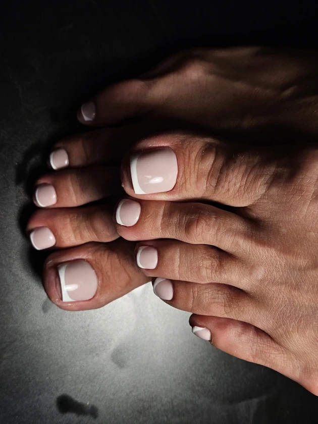 Маникюр с гел лак - Reservation.Studio