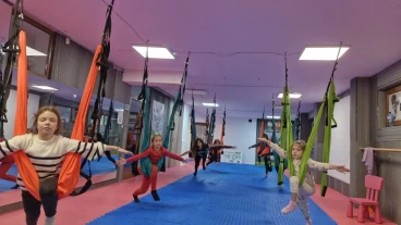 Въздушна йога за деца