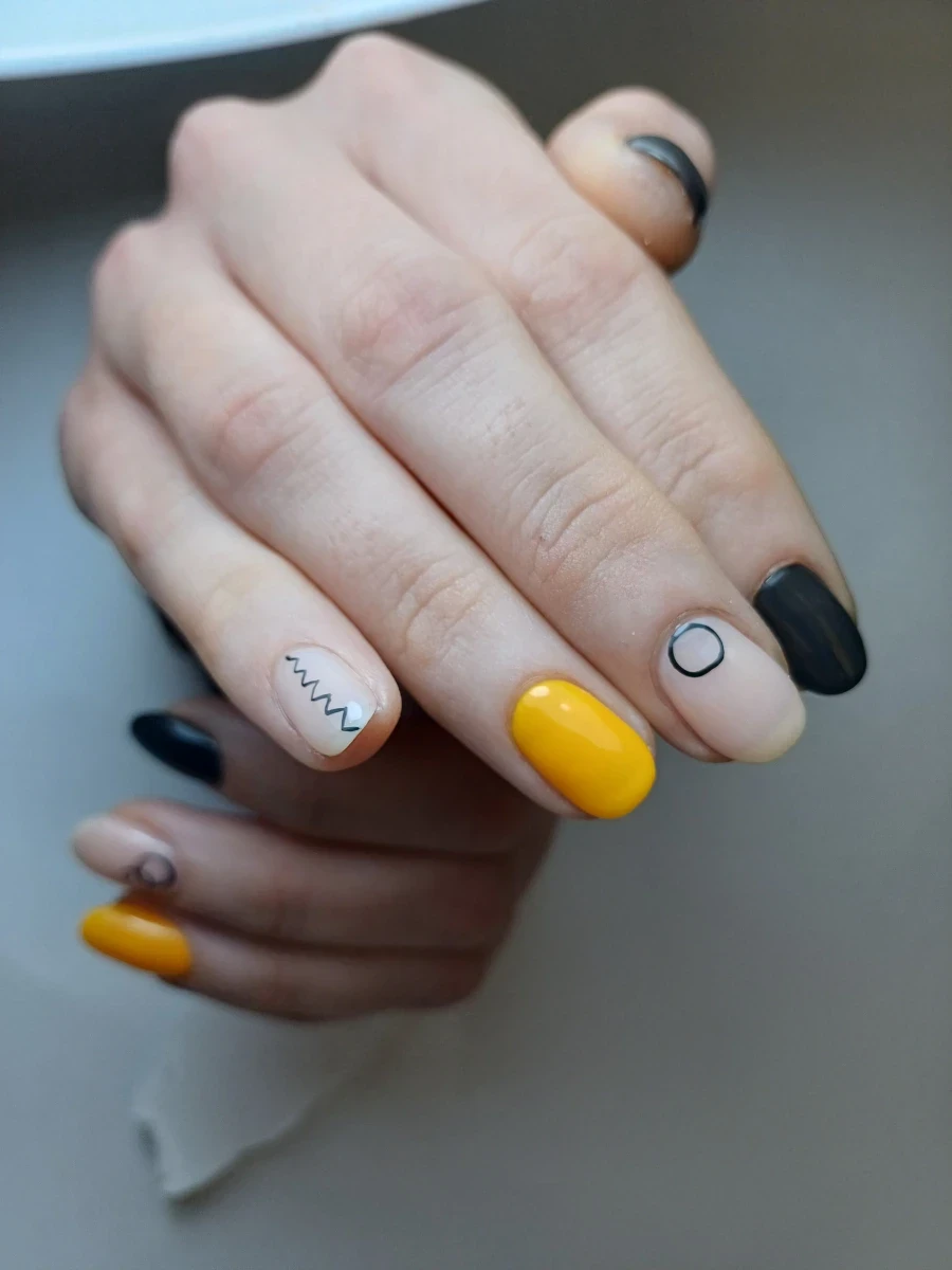 Маникюр с гел лак - Reservation.Studio