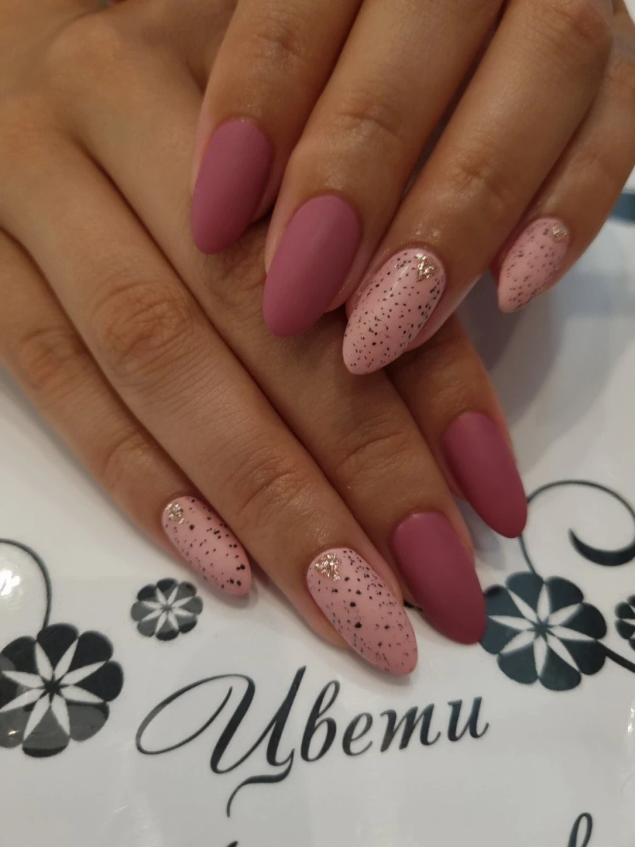 Маникюр с гел + укрепване и изравняване с база - Reservation.Studio