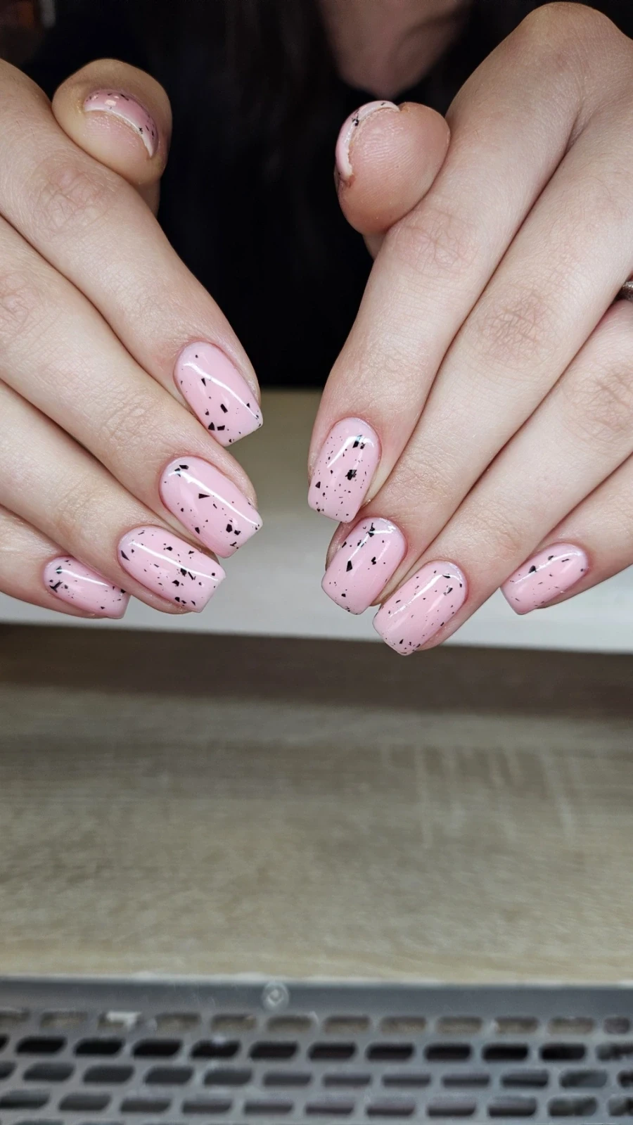 Маникюр с гел + укрепване и изравняване с база - Reservation.Studio Маникюр с гел + укрепване и изравняване с база - Reservation.Studio