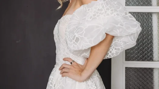 GlowJob - Makeup by Manuela