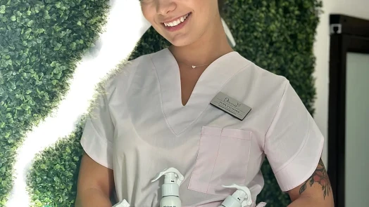 Естетичен център “Дива Нейлс” Естетичен център “Дива Нейлс”