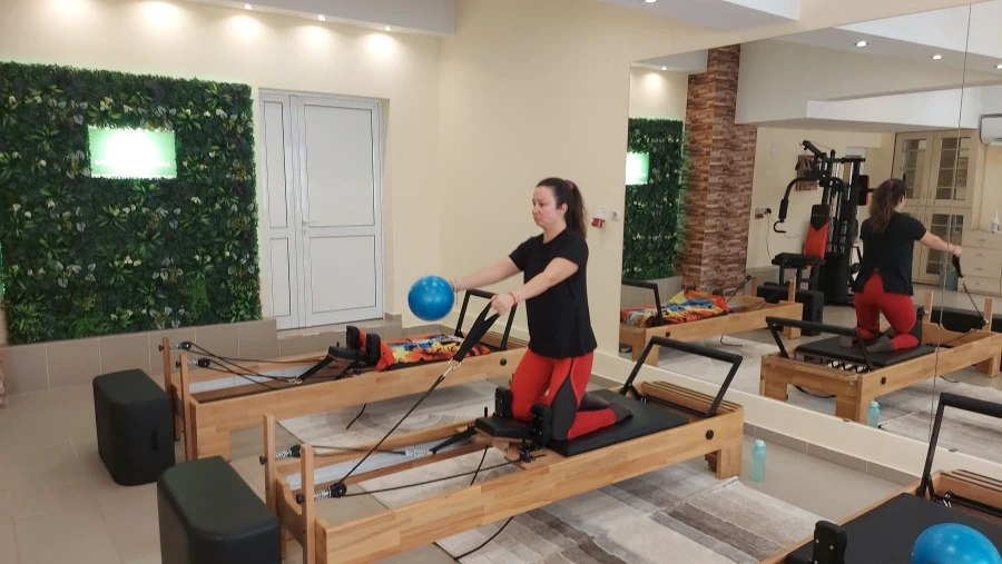 Reformer Pilates / Пилатес Реформър - Reservation.Studio Reformer Pilates / Пилатес Реформър - Reservation.Studio