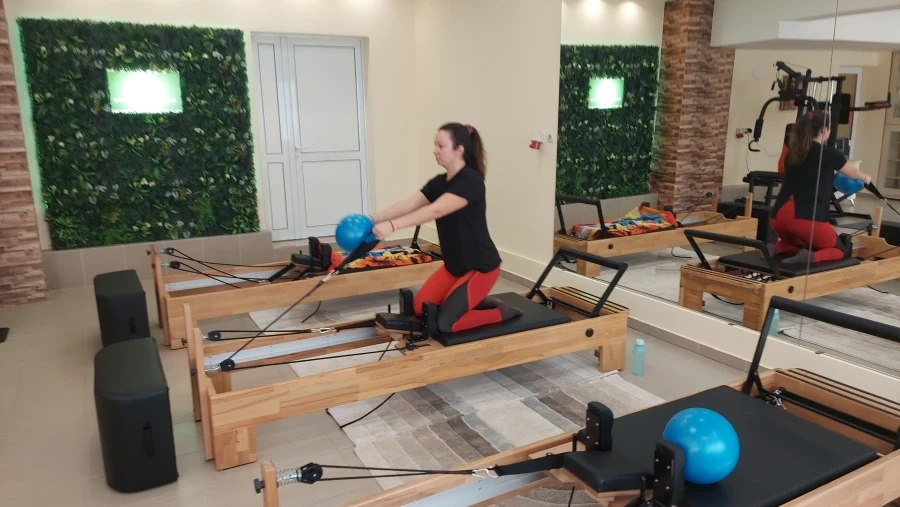 Reformer Pilates / Пилатес Реформър - Reservation.Studio