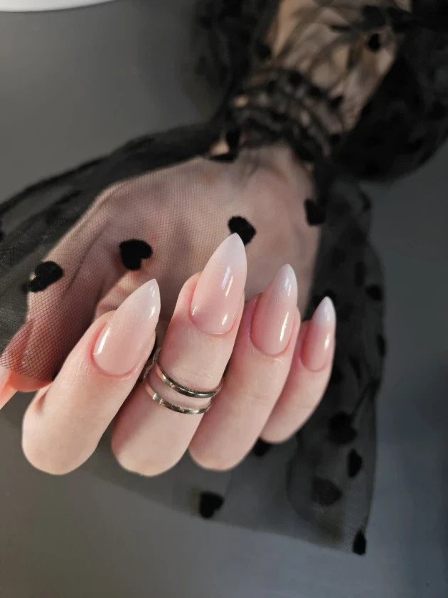 Маникюр с гел лак - Reservation.Studio Маникюр с гел лак - Reservation.Studio