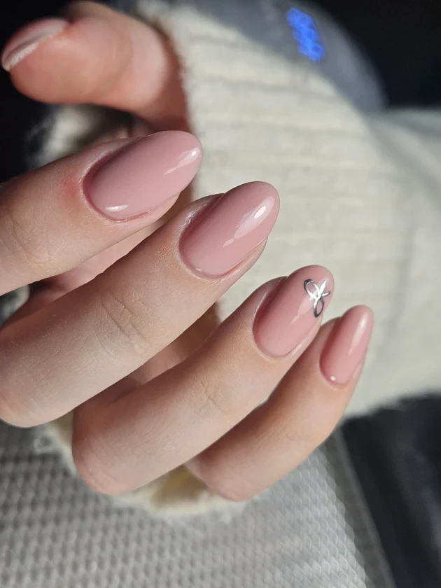 Маникюр с гел лак - Reservation.Studio