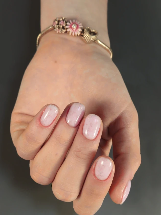 Маникюр с гел лак - Reservation.Studio