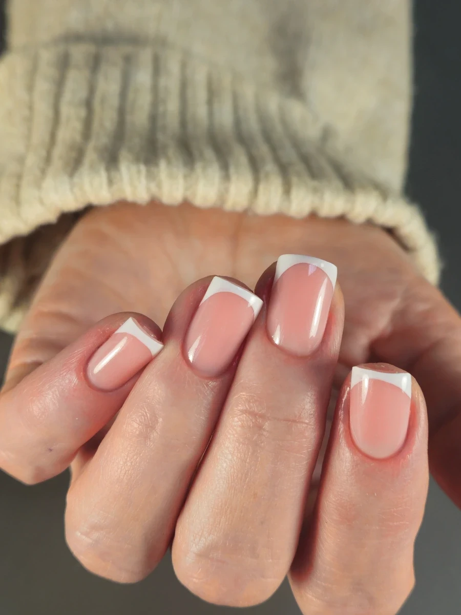 Маникюр с гел лак - Reservation.Studio