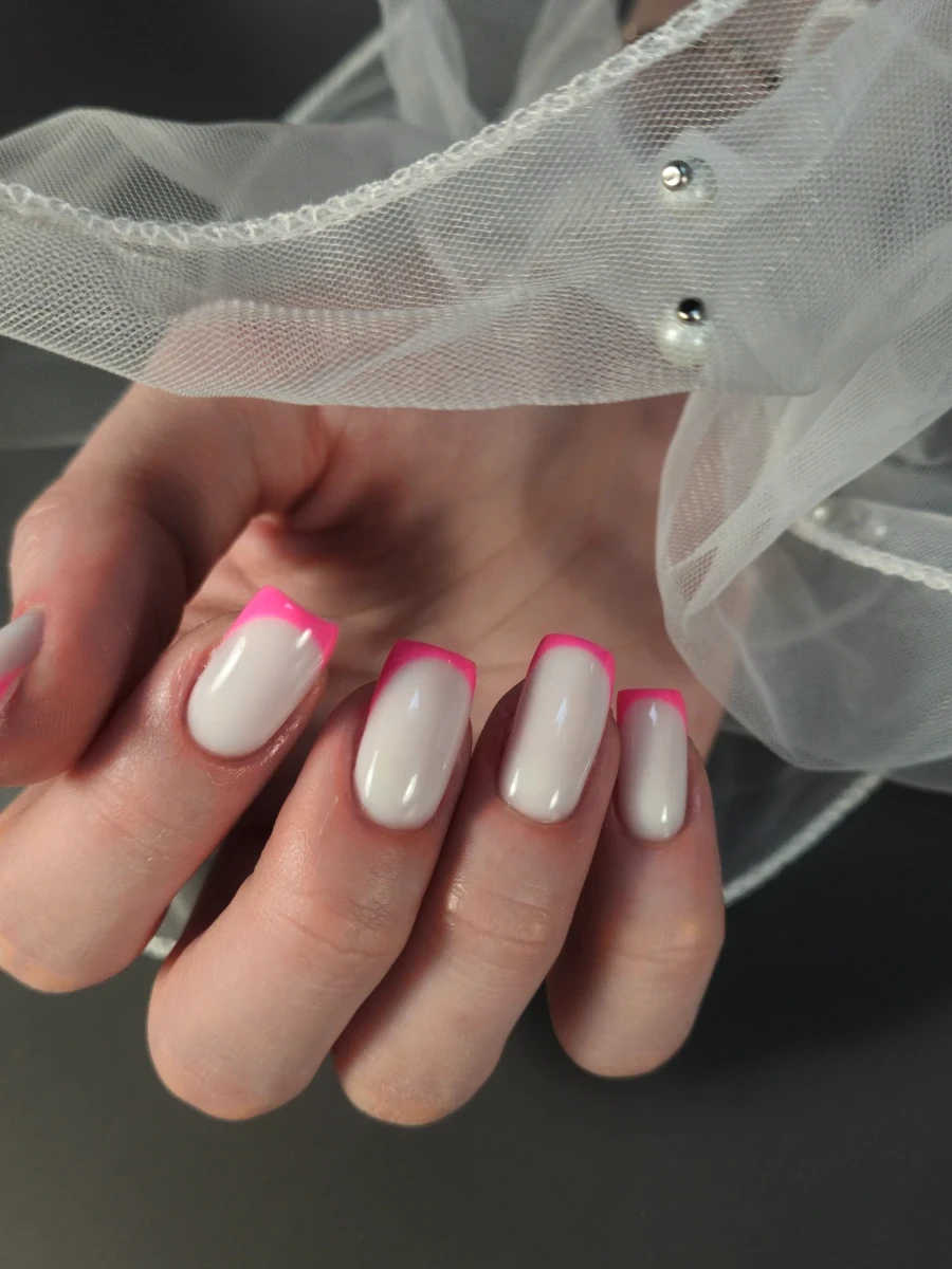 Маникюр с гел лак - Reservation.Studio Маникюр с гел лак - Reservation.Studio