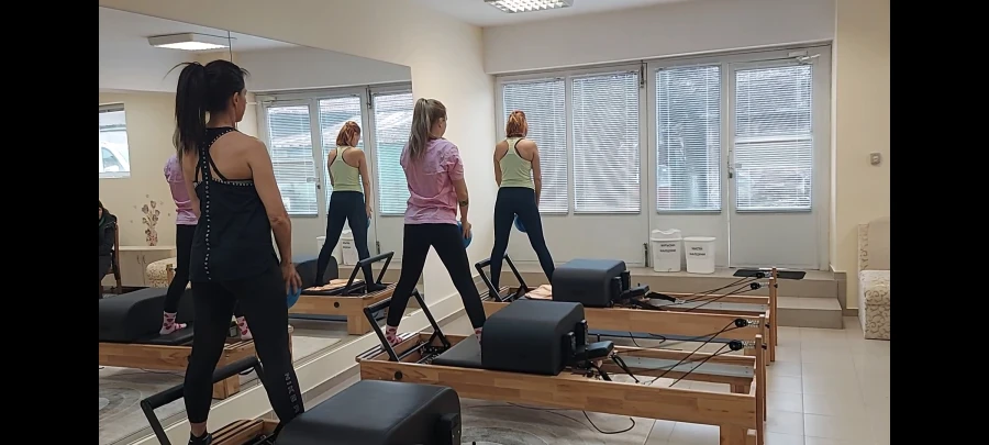 Reformer Pilates / Пилатес Реформър - Reservation.Studio
