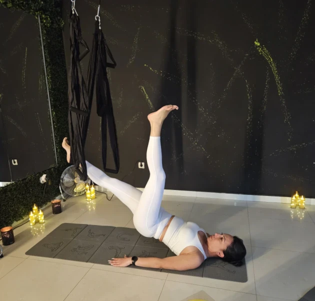 Въздушен пилатес / хамаци / - Reservation.Studio Въздушен пилатес / хамаци / - Reservation.Studio