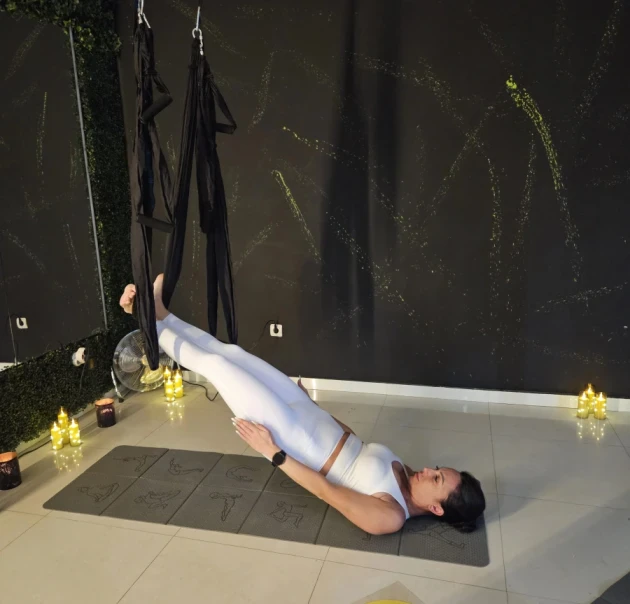 Въздушен пилатес / хамаци / - Reservation.Studio