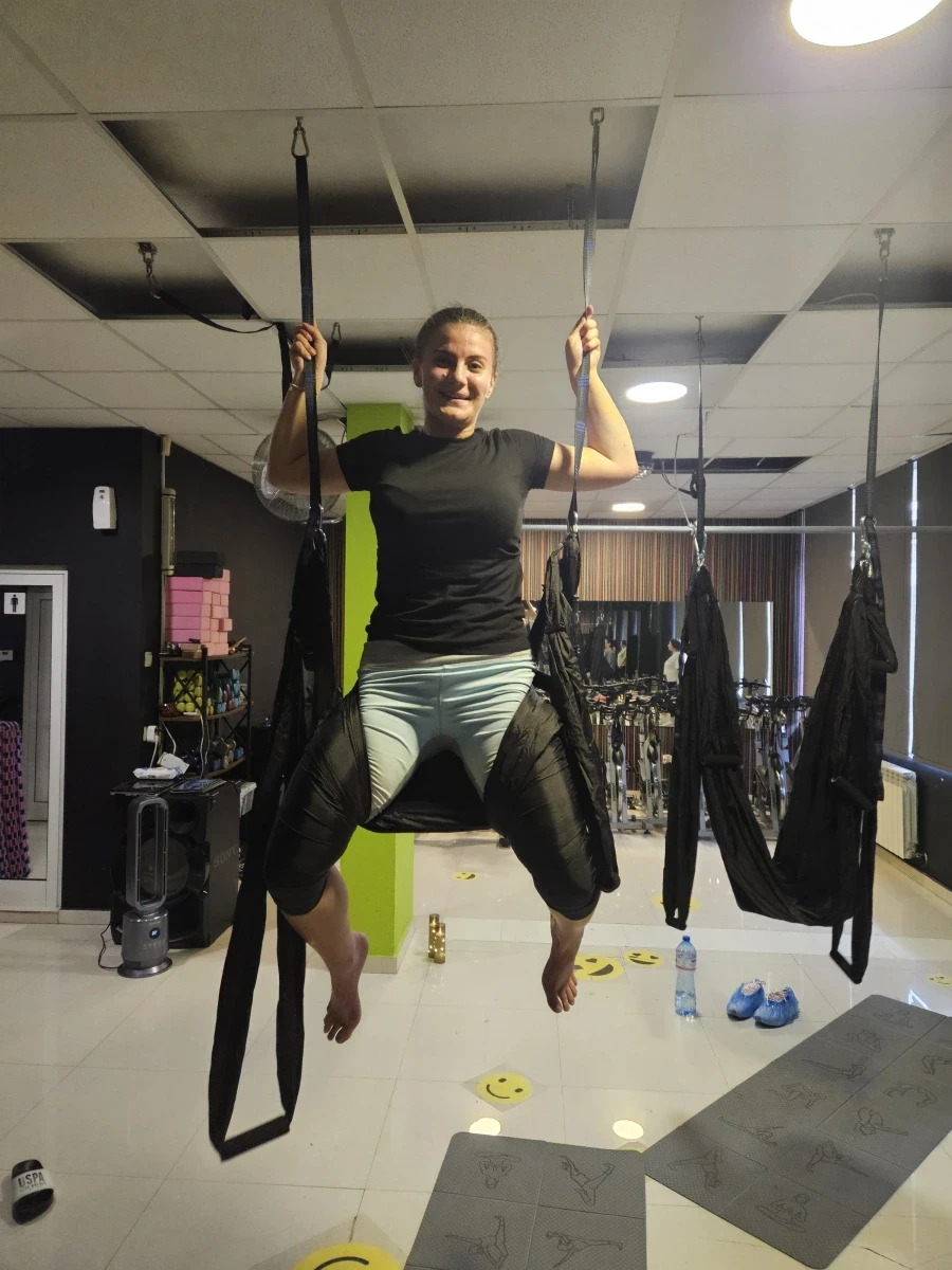 Въздушен пилатес / хамаци / - Reservation.Studio Въздушен пилатес / хамаци / - Reservation.Studio