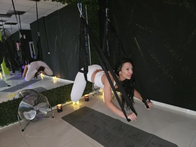 Въздушен пилатес / хамаци / - Reservation.Studio Въздушен пилатес / хамаци / - Reservation.Studio