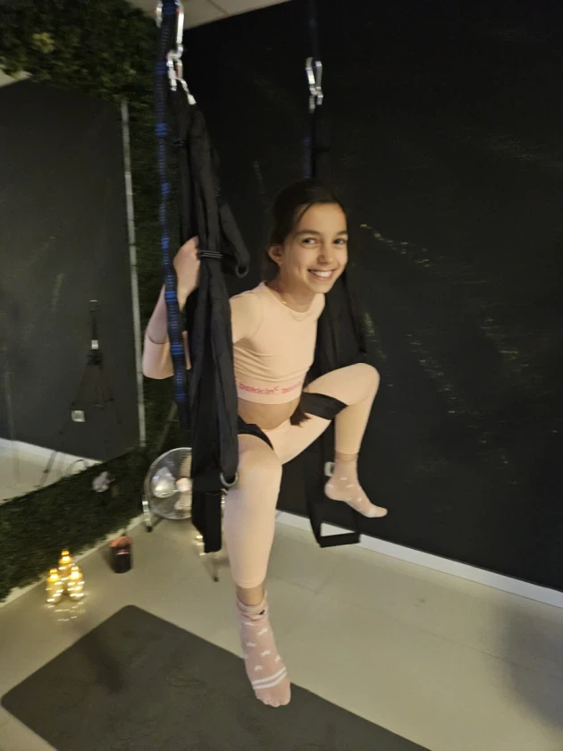 Въздушен пилатес / хамаци / - Reservation.Studio Въздушен пилатес / хамаци / - Reservation.Studio