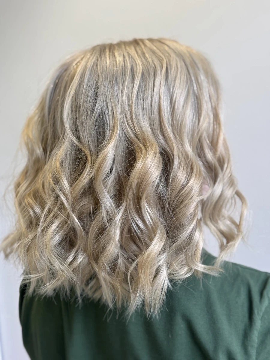 Боядисване+ подстригване +стайлинг - Reservation.Studio Боядисване+ подстригване +стайлинг - Reservation.Studio