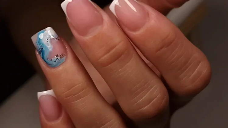 Френски маникюр с гел лак Френски маникюр с гел лак