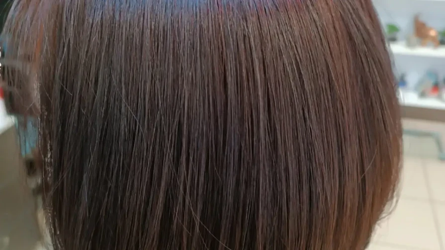 Taglio di capelli da donna Taglio di capelli da donna