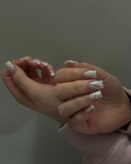 Maniküre mit/ ohne Gel-Nagellack