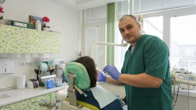д-р Любомир Янев - Зъболекар