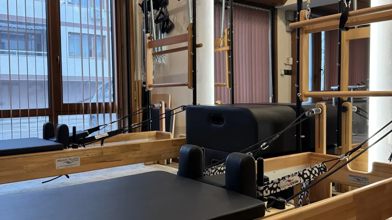 Stretchery - Пилатес Реформър Студио Stretchery - Пилатес Реформър Студио