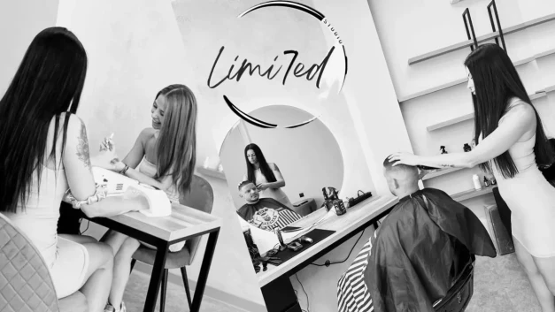 Limi7ed studio Limi7ed studio