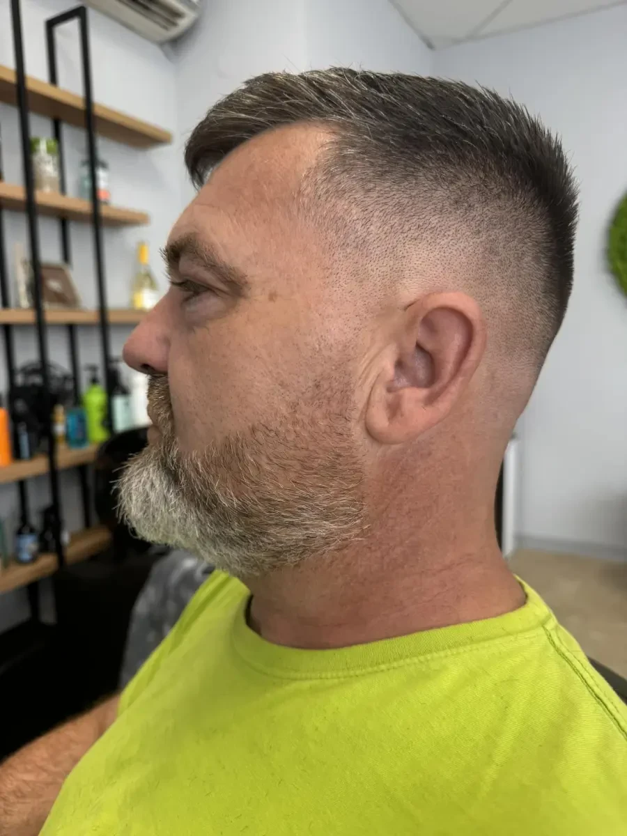Ανδρικό κούρεμα - Reservation.Studio