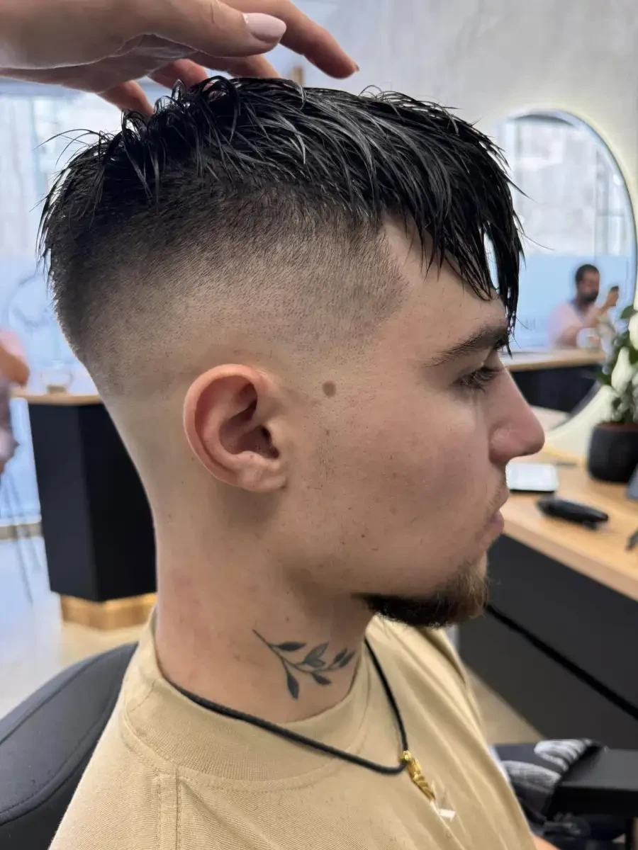 Ανδρικό κούρεμα - Reservation.Studio