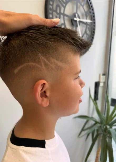 Taglio di capelli da uomo Taglio di capelli da uomo