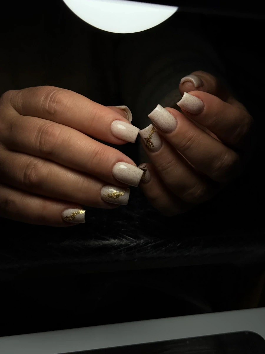 Маникюр с гел лак и декорации - Reservation.Studio Маникюр с гел лак и декорации - Reservation.Studio