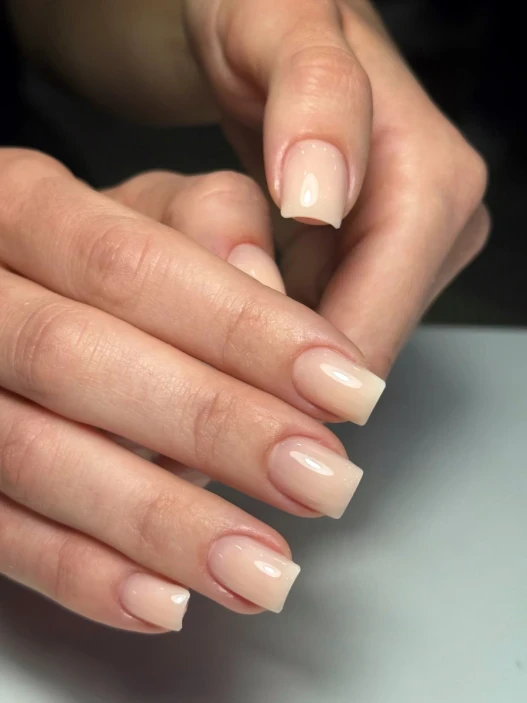 Маникюр с изравняване/укрепване с база и гел лак