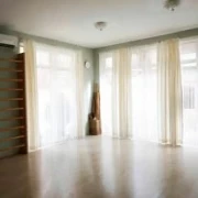 Εσωτερική Γιόγκα με Θιβετιανά Κύπελλα που Τραγουδούν Εσωτερική Γιόγκα με Θιβετιανά Κύπελλα που Τραγουδούν