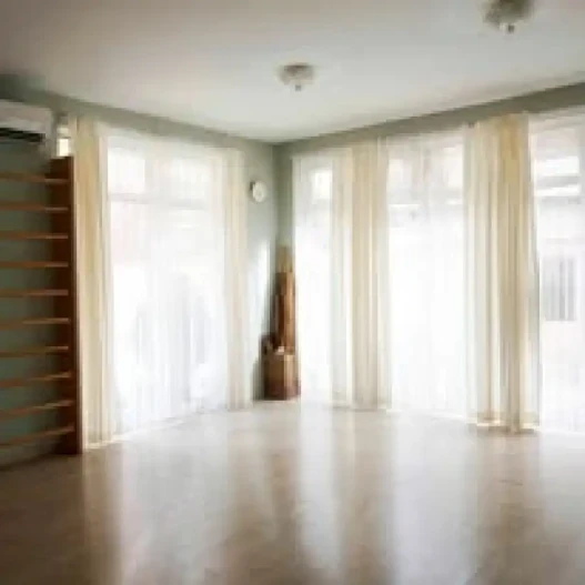 Внутренняя йога с тибетскими поющими чашами