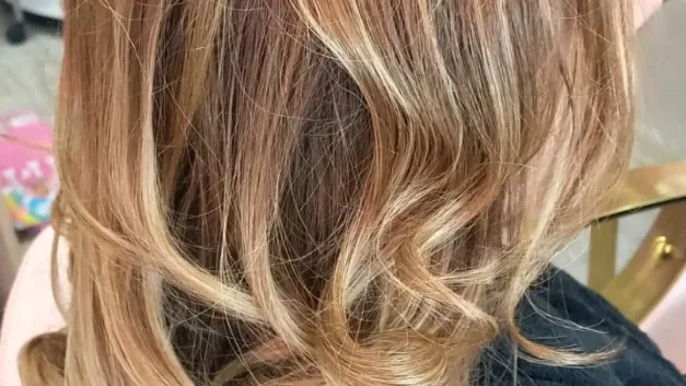 Фризьорски салон Barbie house Фризьорски салон Barbie house