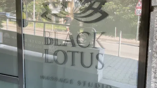 BLACK LOTUS MASSAGE STUDIO BLACK LOTUS MASSAGE STUDIO