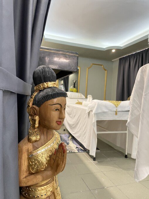 BLACK LOTUS MASSAGE STUDIO