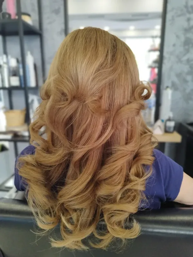 Сешоар дълга коса - Reservation.Studio