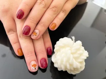 Manicura con gel (uñas cortas) Manicura con gel (uñas cortas)