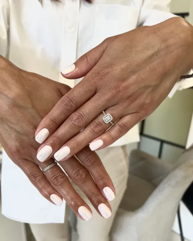 Маникюр с гел лак - Reservation.Studio