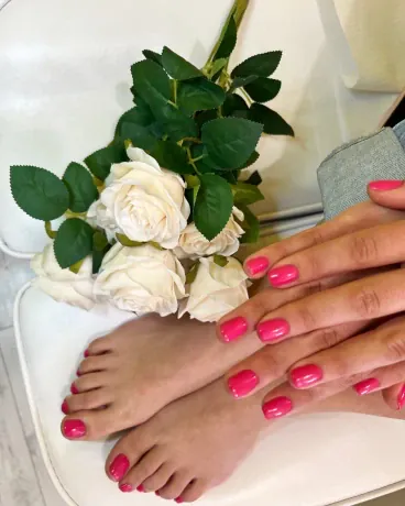 Апаратен Педикюр с гел лак