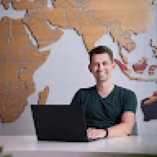 https://cdn.reservation.studio/media/52504/conversions/ACg8ocLYIrzO8T_lnrBF3r91lhKBqNCBekzcwuUz6EpeKwKB9Td4bAS9LA=s96-c-avatar.webp?v=1791652162