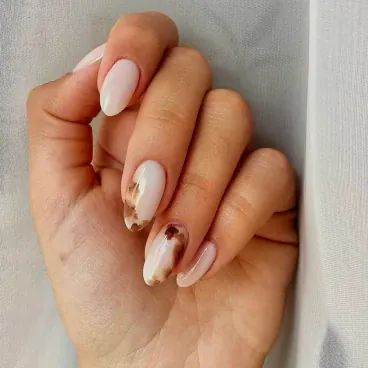 Маникюр  с Гел лак (Къси нокти)