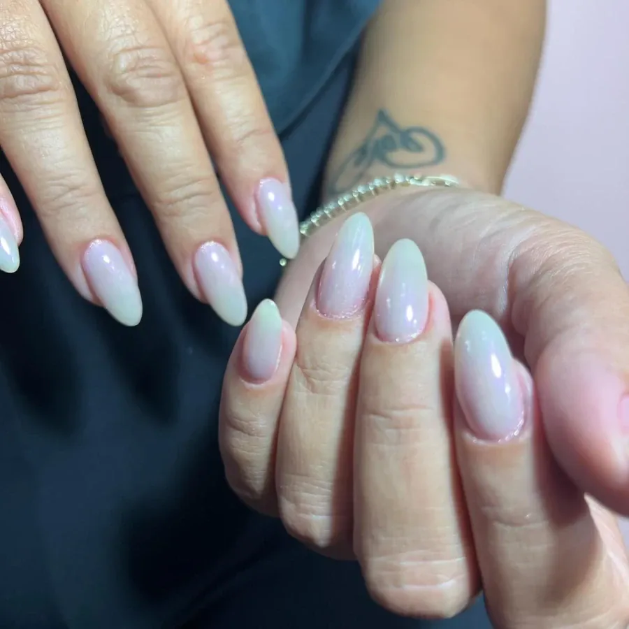 Маникюр с Гел лак (Къси нокти) - Reservation.Studio Маникюр с Гел лак (Къси нокти) - Reservation.Studio